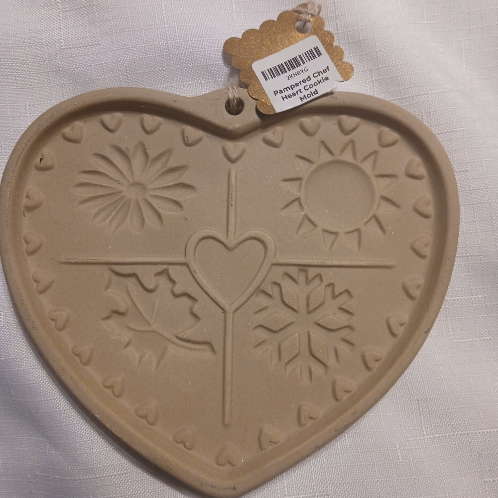 Pampered Chef 1997 Seasons Of The Heart  Heart Cookie Mold